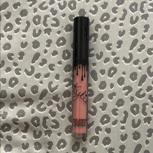 Kylie Jenner Matte Liquid Lipstick - Soft Pink